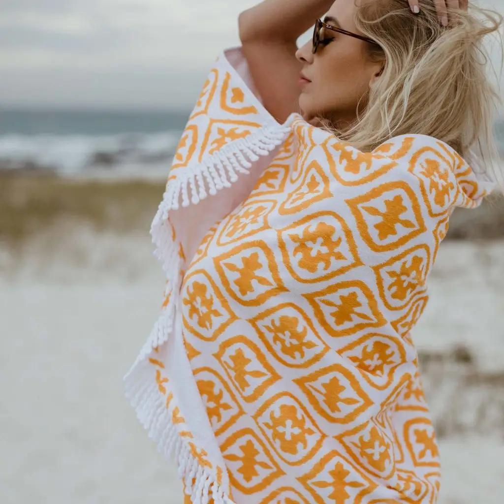 Wholesale rectangle towel with tassel